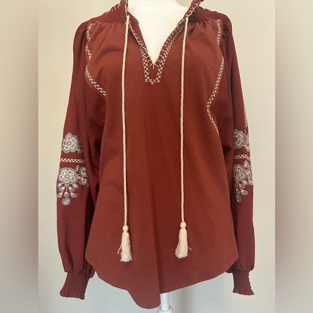 Gimmicks by BKE Floral Embroidered Blouse - Picture 5 of 6
